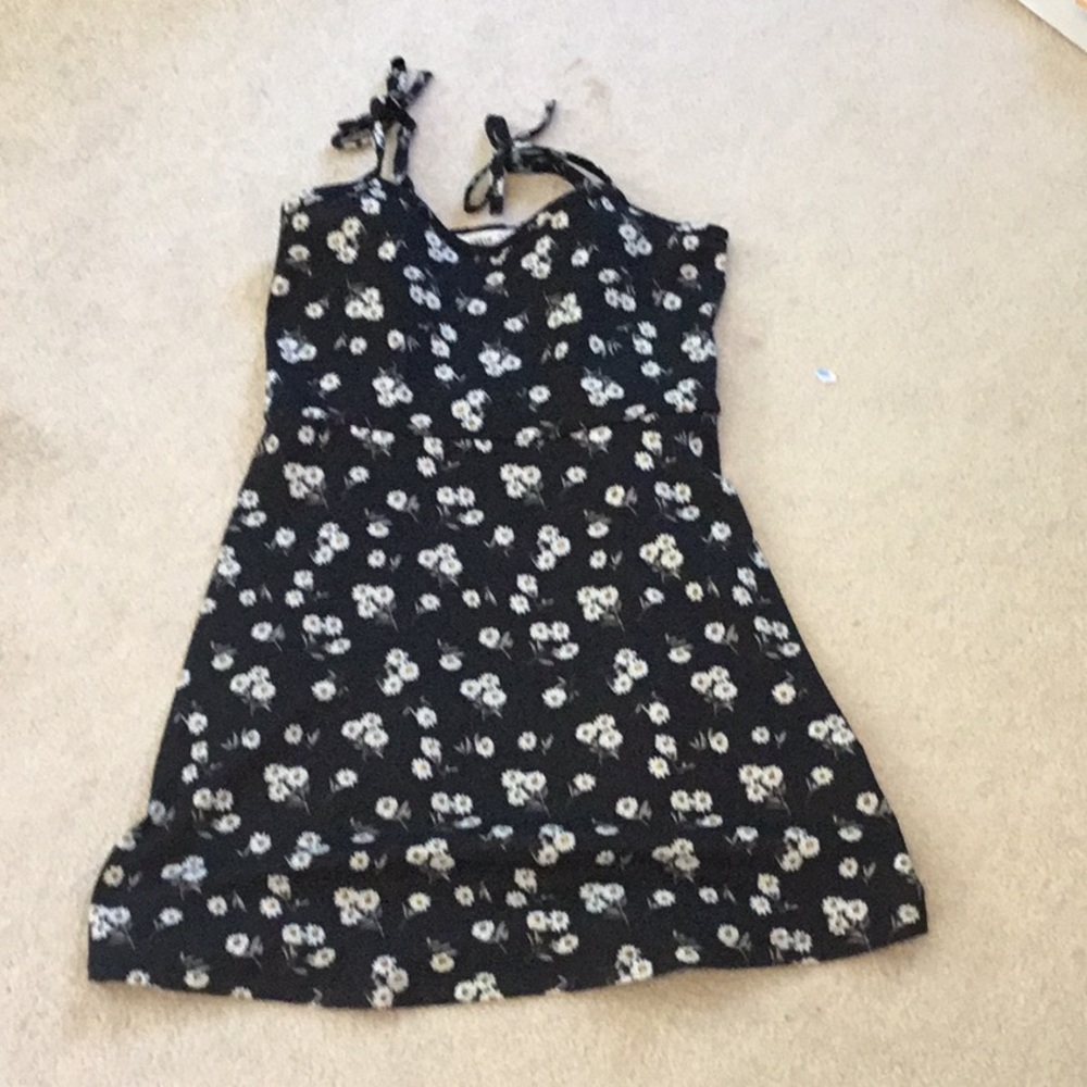 Summer dress with daisys